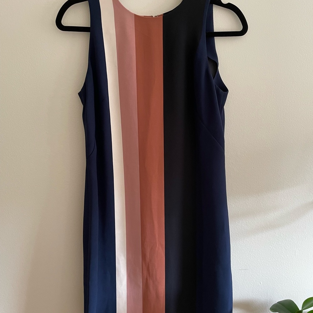 Wonderful and classy dress!